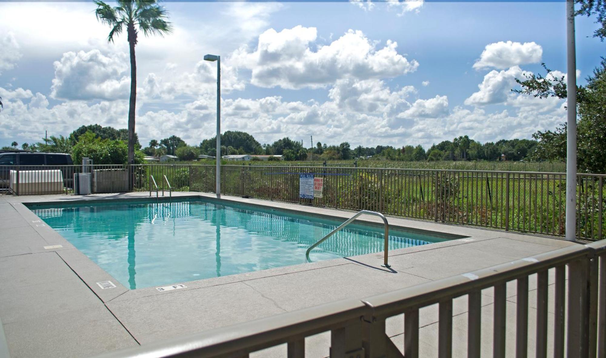 Serena Inn Citrus Ridge Bagian luar foto